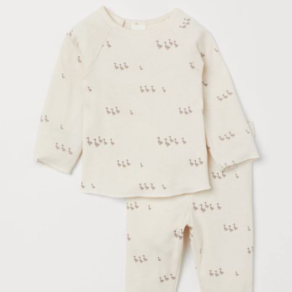 ISO duckling H&M set in any size!
